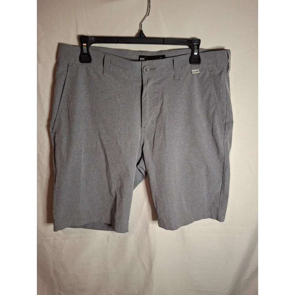 TRAVIS MATHEW Men's Strech Waistband Shorts Ligh Grey Golf Size 32 (1518)